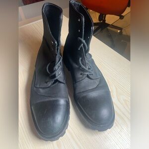 **For Sale: Beautiful Black Gucci Boots**